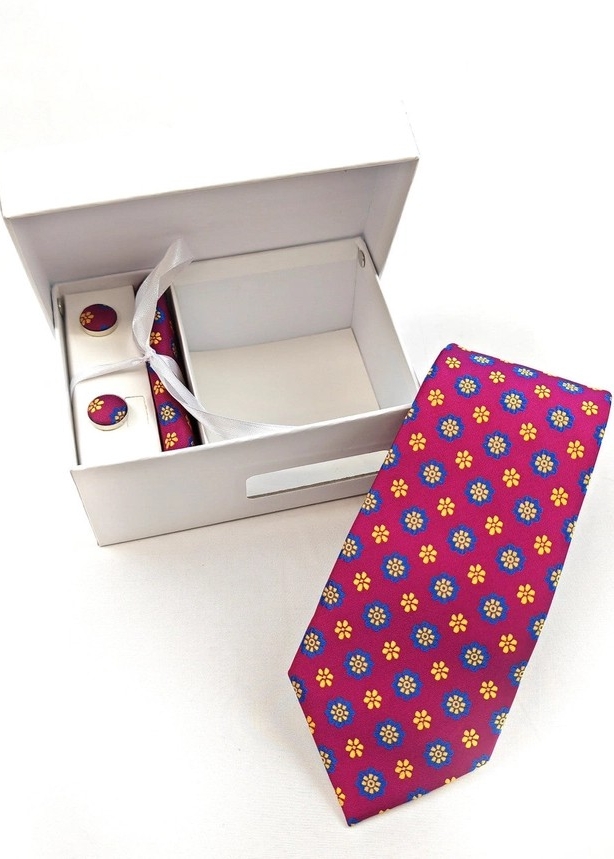 Tie gift pack in crimson geometric